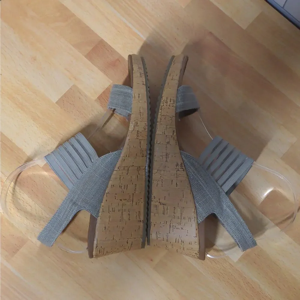 Skechers Taupe Beverlee Smitten Kitten Mid Heel Sandals Wedges 38527 - Size 8